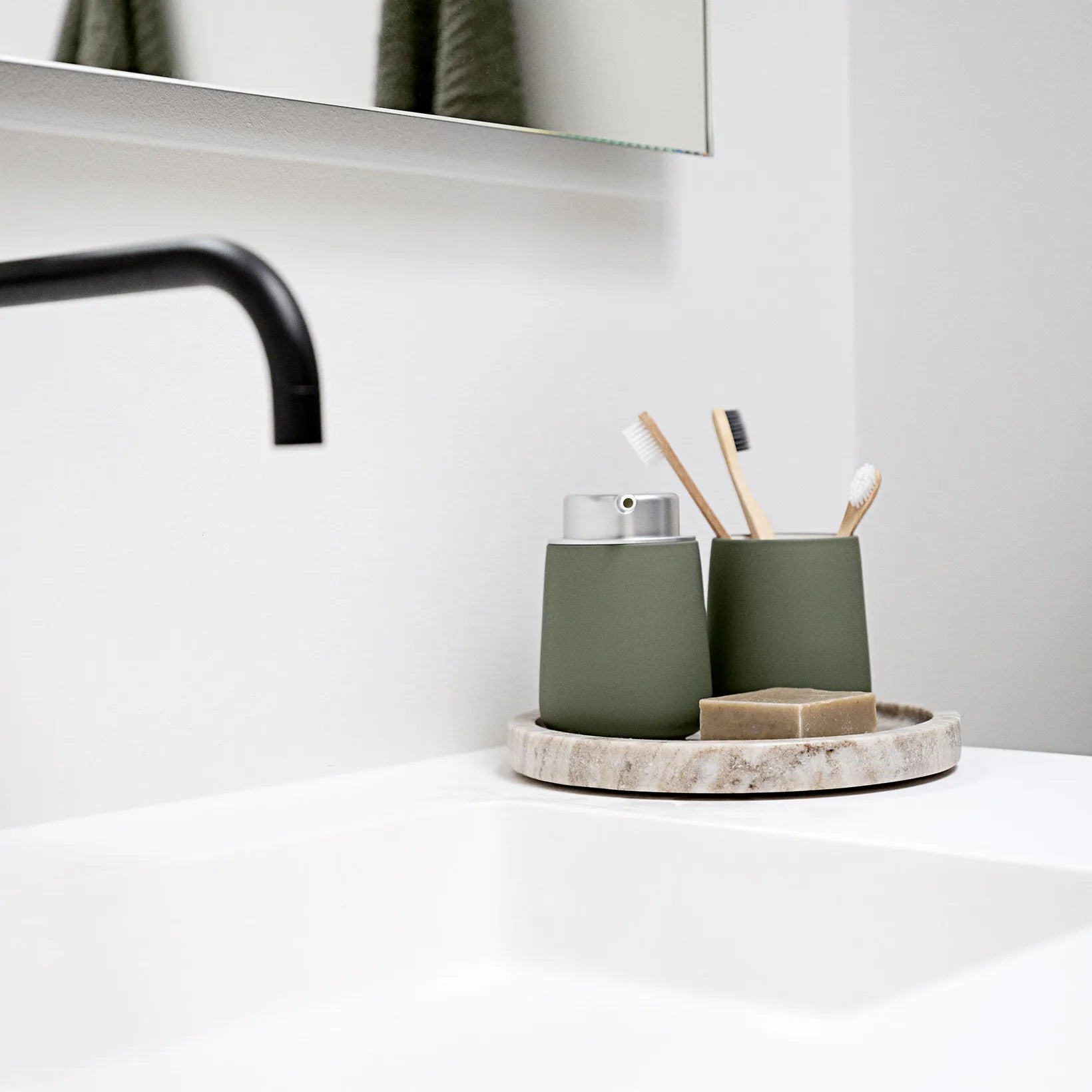 Nova tandbørstekrus olive green